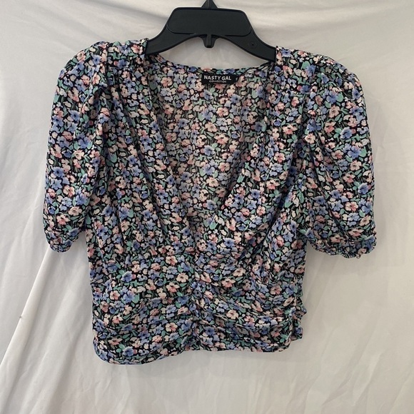 Nasty Gal puff sleeve crop top floral size US small  Vneck - Picture 2 of 6